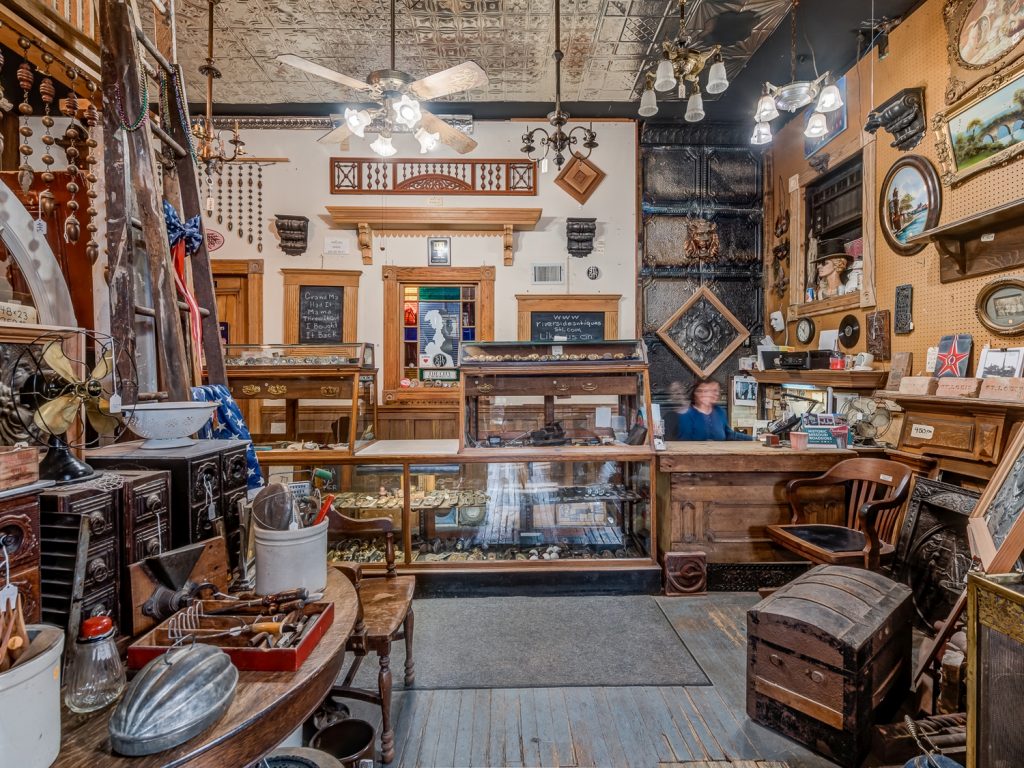 Riverside Antiques – Since 1979 – Architecturals, Hardware & Oddities